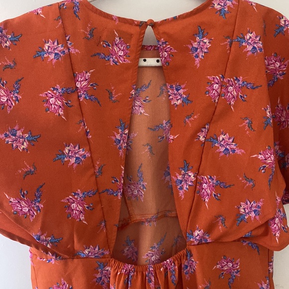 ASOS Airy floral summer dress with triangle cut out back. - Picture 3 of 4